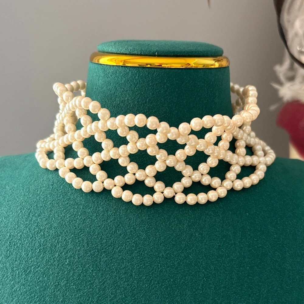 Elegant Pearl Choker Necklace - Picture 1 of 4